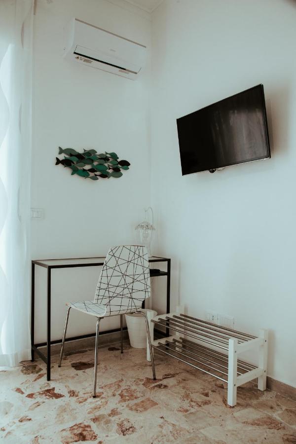 Sostanza - Rooms In คาตาเนีย ภายนอก รูปภาพ
