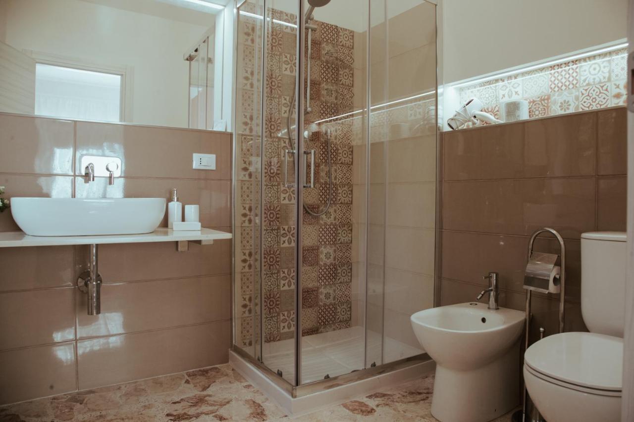 Sostanza - Rooms In คาตาเนีย ภายนอก รูปภาพ
