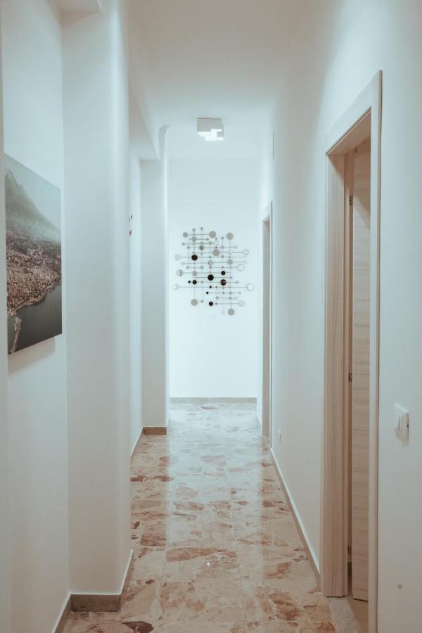 Sostanza - Rooms In คาตาเนีย ภายนอก รูปภาพ