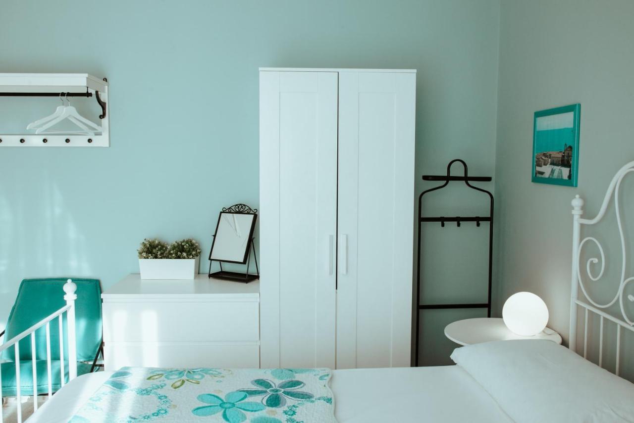 Sostanza - Rooms In คาตาเนีย ภายนอก รูปภาพ
