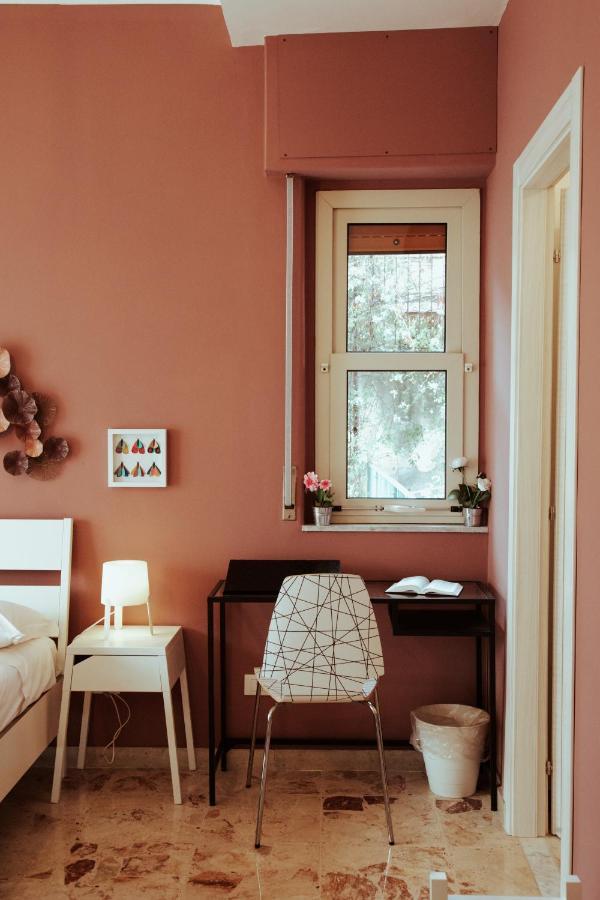 Sostanza - Rooms In คาตาเนีย ภายนอก รูปภาพ