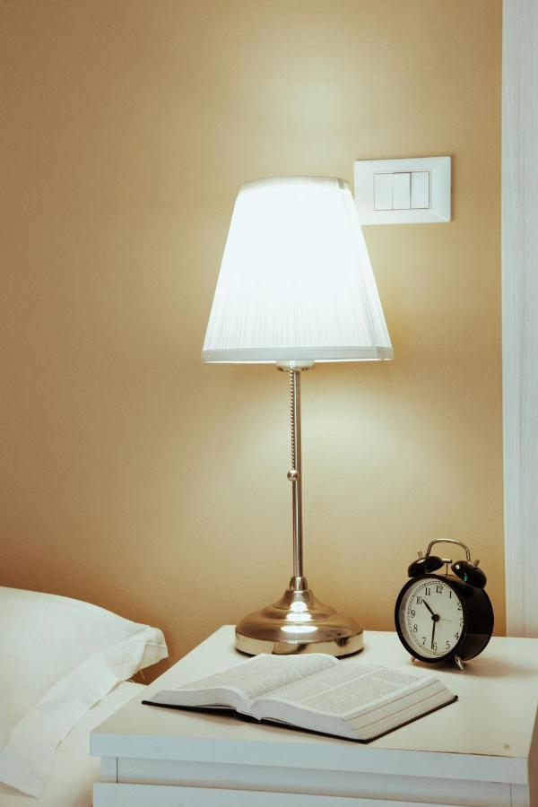 Sostanza - Rooms In คาตาเนีย ภายนอก รูปภาพ