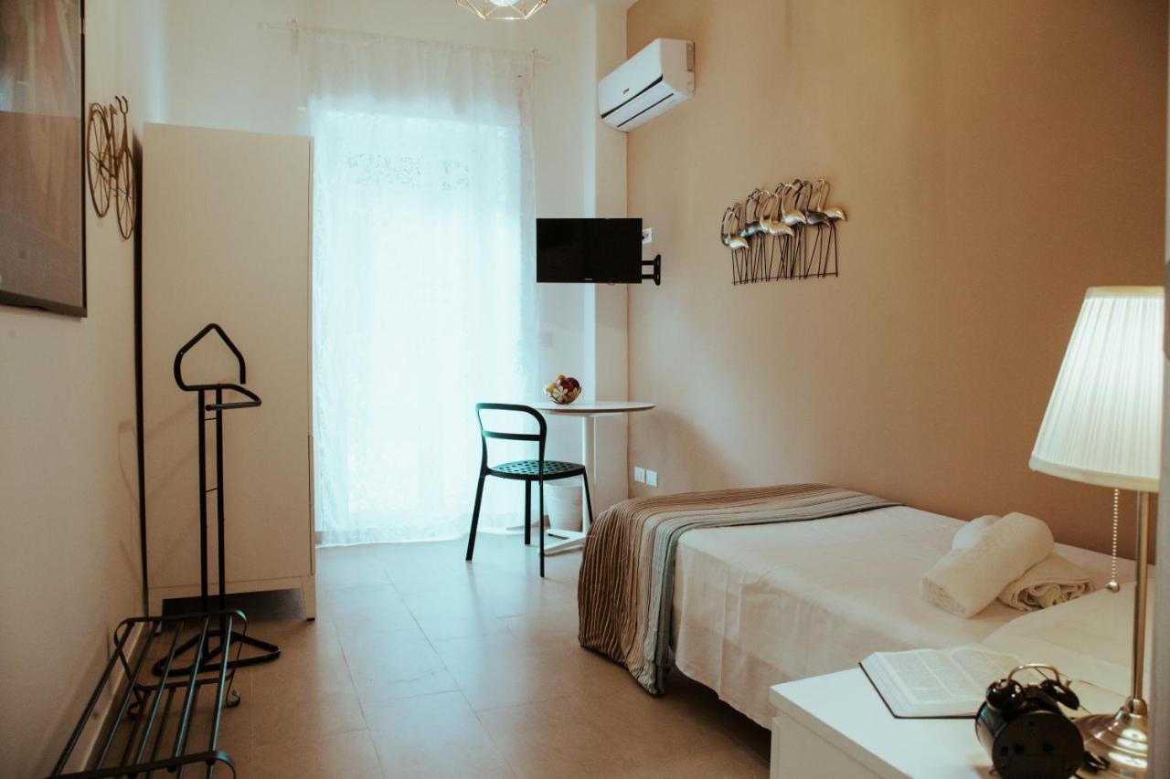 Sostanza - Rooms In คาตาเนีย ภายนอก รูปภาพ