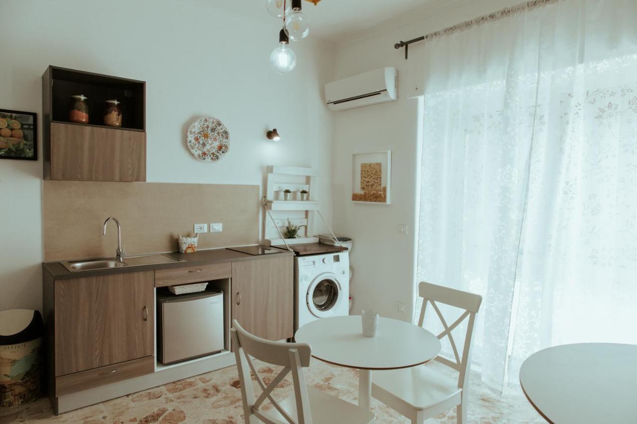 Sostanza - Rooms In คาตาเนีย ภายนอก รูปภาพ